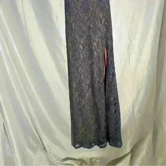 Long Lavender dress  With Beaded Waist, High Slit, With Open Back - Picture 2 of 9